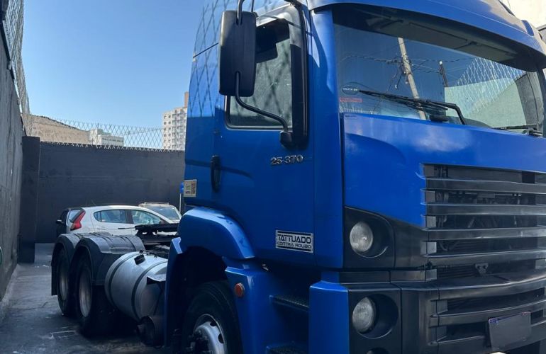 Volkswagen Vw 25.370 E 6X2 (Constellation) (3 Eixos) - Foto #2