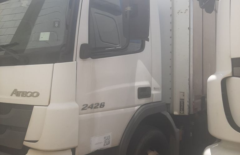 Mercedes-Benz Atego 2426/48 (6X2) - Foto #9