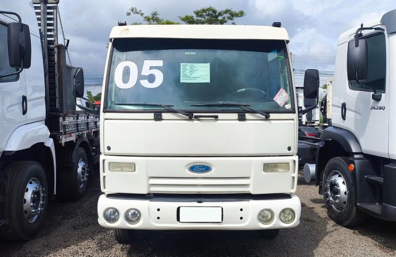 Ford Cargo 815 - Foto #2