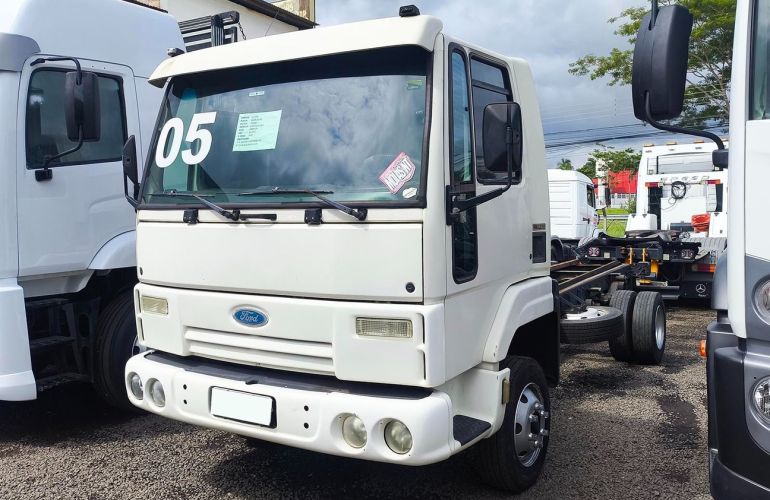 Ford Cargo 815 - Foto #3