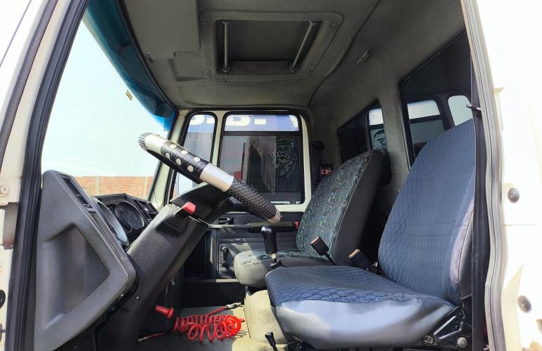 Ford Cargo 815 - Foto #4