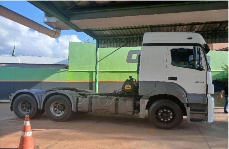 Mercedes-Benz Axor 2644S (6X4) - Foto #3