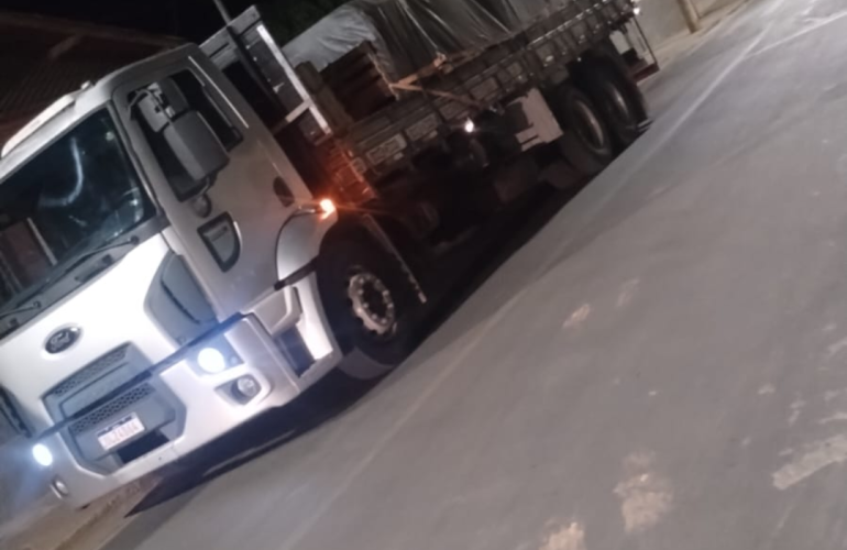 Ford Cargo 2423 - Foto #2