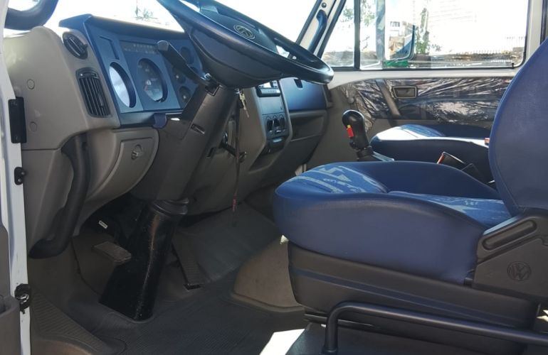 Volkswagen 13.180 Turbo - Foto #2