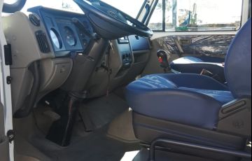 Volkswagen 13.180 Turbo - Foto #2