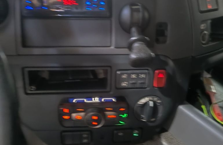 DAF CF 85 FTS 410 6x2 (Space Cab) - Foto #2