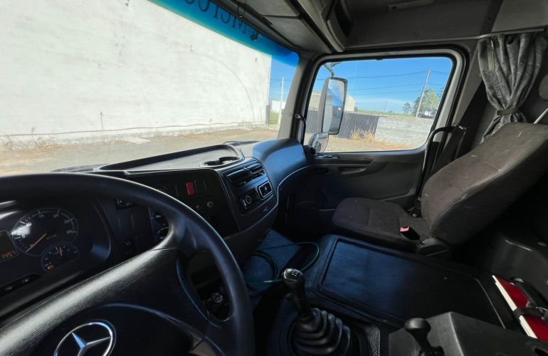 Mercedes-Benz Atego 2426 (6X2) - Foto #3
