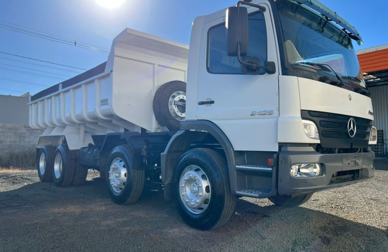 Mercedes-Benz Atego 2426 (6X2) - Foto #5
