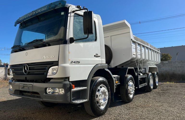 Mercedes-Benz Atego 2426 (6X2) - Foto #6