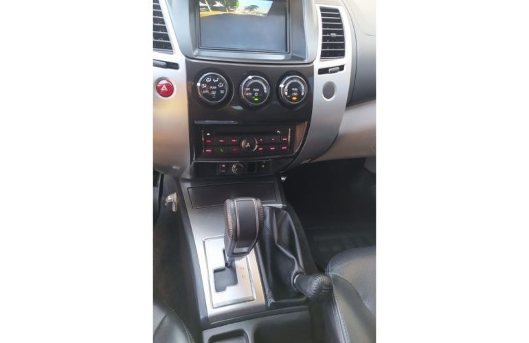 Mitsubishi Pajero 3.2 DI-D HPE S 4WD (Aut) - Foto #8