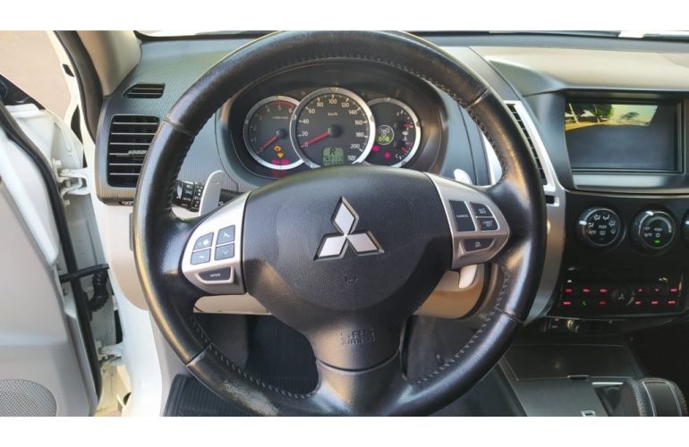 Mitsubishi Pajero 3.2 DI-D HPE S 4WD (Aut) - Foto #9