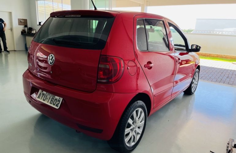 Volkswagen Fox 1.0 8V (Flex) 4p - Foto #2