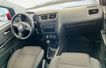 Volkswagen Fox 1.0 8V (Flex) 4p - Foto #7