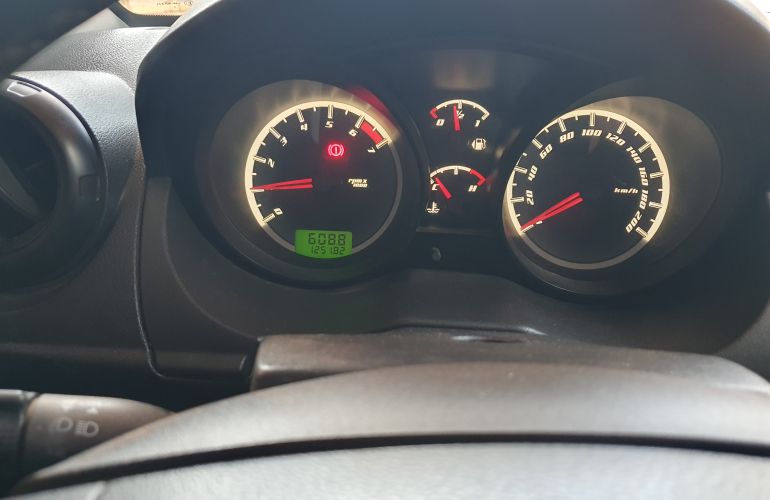 Ford Fiesta Hatch 1.0 (Flex) - Foto #2