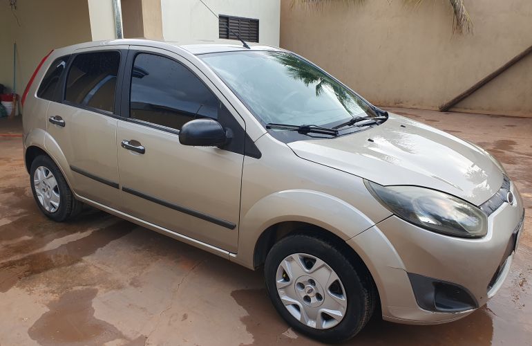 Ford Fiesta Hatch 1.0 (Flex) - Foto #5