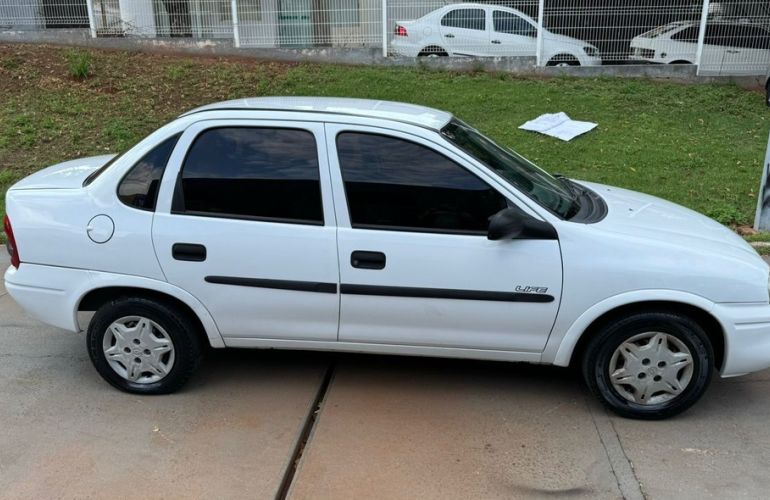Chevrolet Corsa 1.0 MPFi Classic Sedan Life 8v - Foto #4