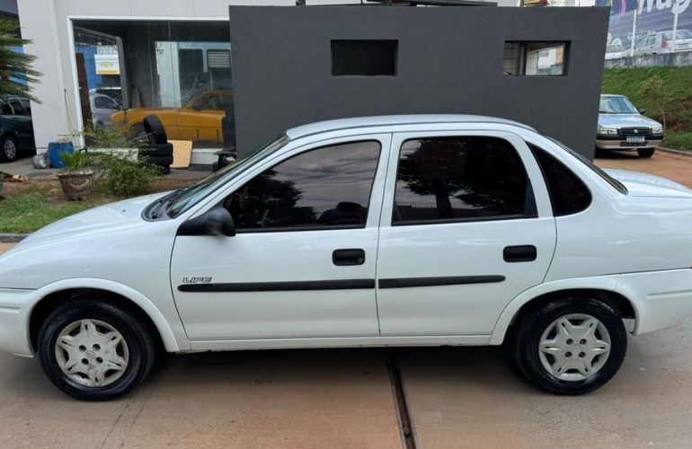 Chevrolet Corsa 1.0 MPFi Classic Sedan Life 8v - Foto #5