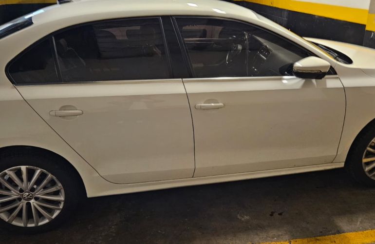 Volkswagen Jetta 2.0 TSI Highline DSG - Foto #3