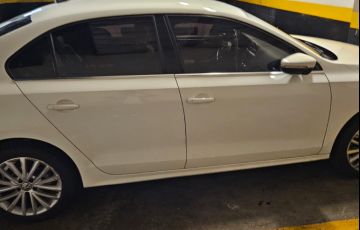 Volkswagen Jetta 2.0 TSI Highline DSG - Foto #3