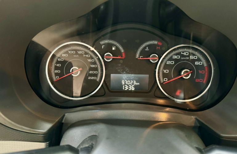 Fiat Grand Siena Attractive 1.4 8V (Flex) - Foto #8