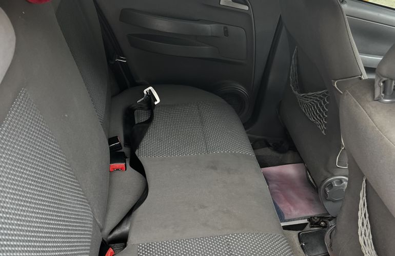 Volkswagen Fox Route 1.6 8V (Flex) 4p - Foto #3