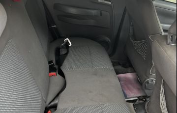 Volkswagen Fox Route 1.6 8V (Flex) 4p - Foto #3
