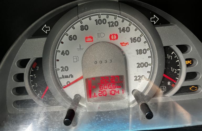 Volkswagen Fox Route 1.6 8V (Flex) 4p - Foto #5