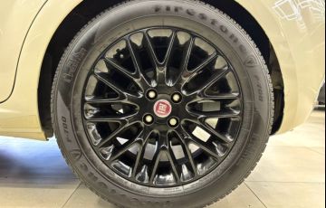 Fiat Punto 1.6 Essence 16v - Foto #8