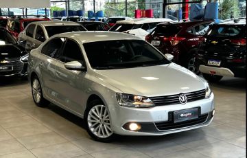 Volkswagen Jetta 2.0 TSi Highline 211cv - Foto #1