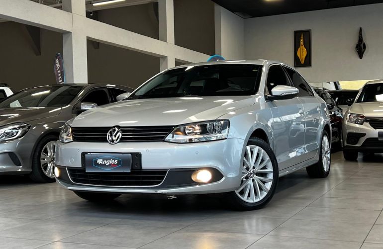 Volkswagen Jetta 2.0 TSi Highline 211cv - Foto #3