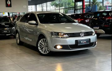 Volkswagen Jetta 2.0 TSi Highline 211cv - Foto #4