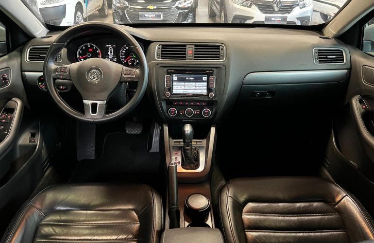 Volkswagen Jetta 2.0 TSi Highline 211cv - Foto #5