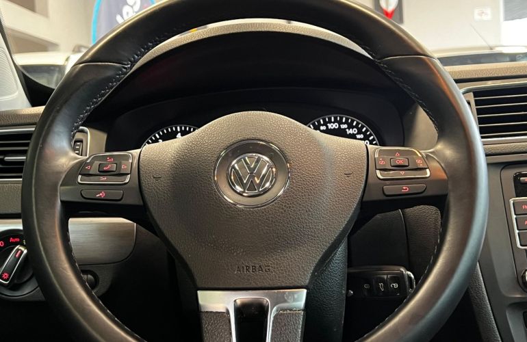 Volkswagen Jetta 2.0 TSi Highline 211cv - Foto #6