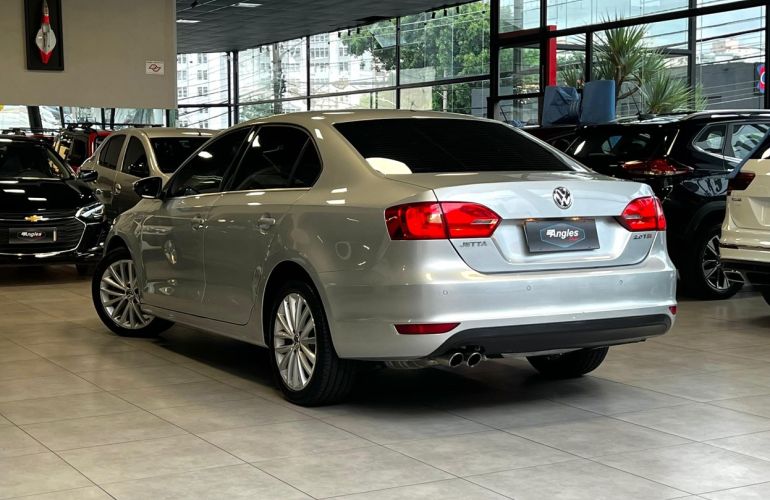 Volkswagen Jetta 2.0 TSi Highline 211cv - Foto #10