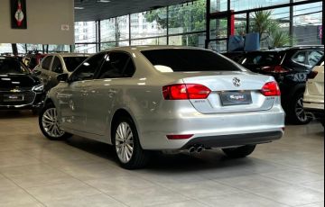 Volkswagen Jetta 2.0 TSi Highline 211cv - Foto #10