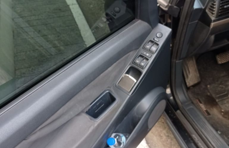 Fiat Idea Adventure 1.8 16V E.TorQ Dualogic (Flex) - Foto #2