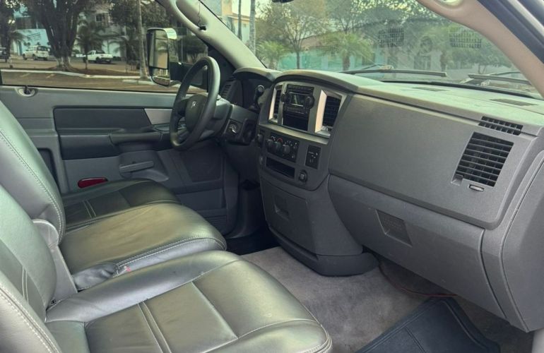 Dodge Ram 2500 SLT 5.9 - Foto #4