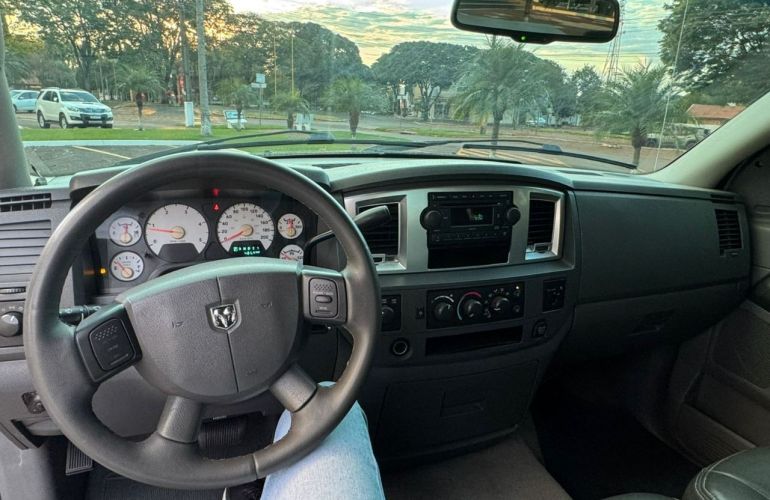 Dodge Ram 2500 SLT 5.9 - Foto #5