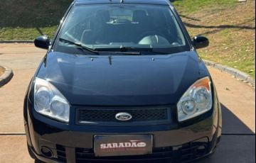 Ford Fiesta 1.6 MPi Class Hatch 8v - Foto #1