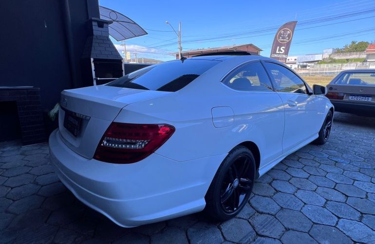 Mercedes-Benz C 180 Touring 1.6 CGI Turbo - Foto #4