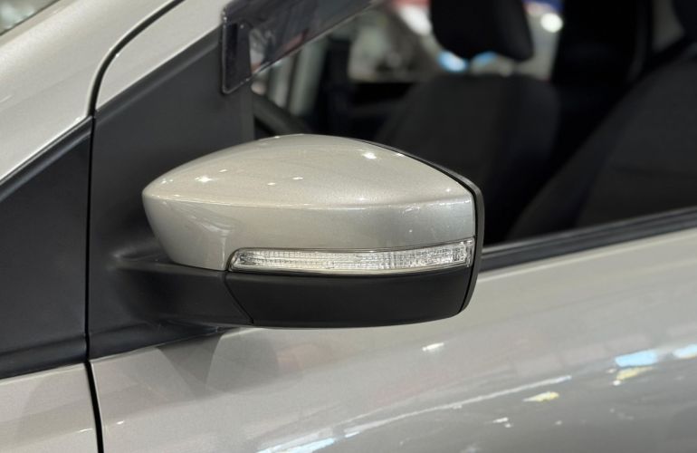 Volkswagen Fox 1.6 Mi 8v - Foto #4