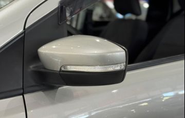 Volkswagen Fox 1.6 Mi 8v - Foto #4