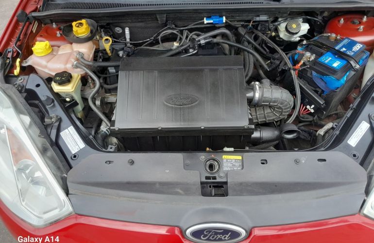 Ford Fiesta 1.6 MPi Hatch 8v - Foto #3