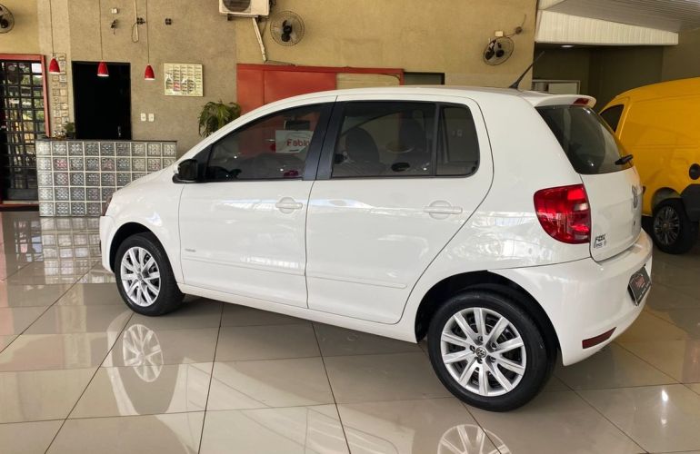 Volkswagen Fox 1.0 Mi 8v - Foto #5