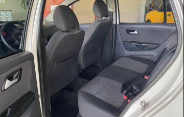 Volkswagen Fox 1.0 Mi 8v - Foto #8