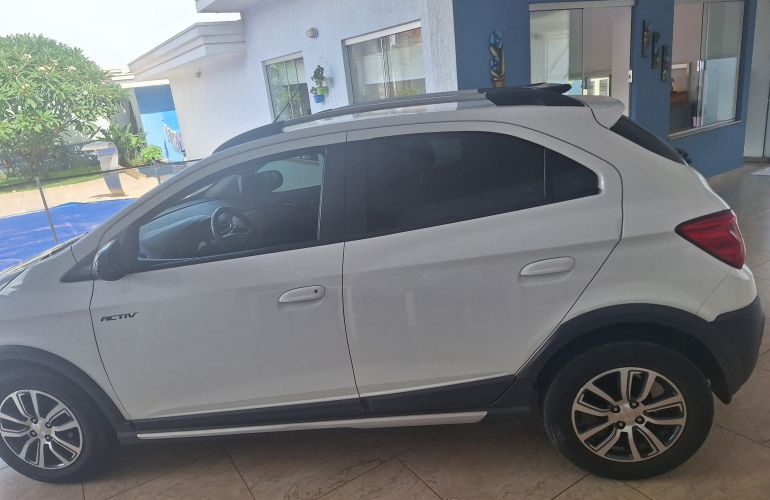 Chevrolet Onix 1.4 Activ SPE/4 (Aut) - Foto #6