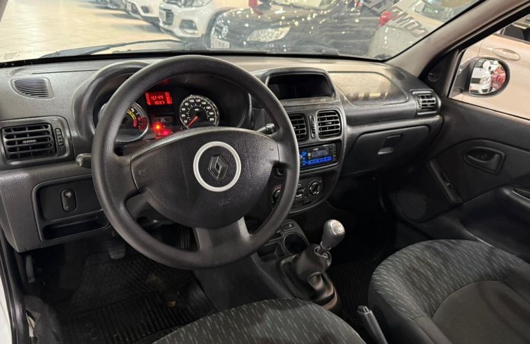 Renault Clio 1.0 Expression 16v - Foto #8
