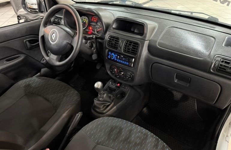 Renault Clio 1.0 Expression 16v - Foto #9
