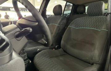 Renault Clio 1.0 Expression 16v - Foto #10