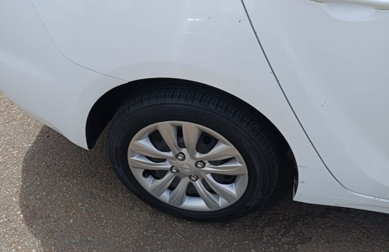 Hyundai HB20S 1.6 Comfort Style - Foto #4